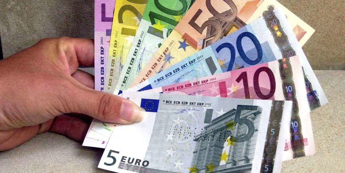 Banky požičali Slovákom vlani na úveroch 8,14 mld. eur