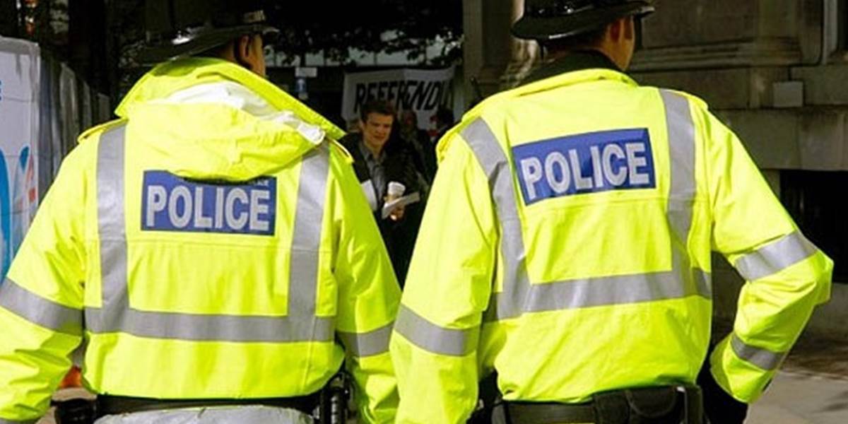 Britská polícia zadržala dvoch Martinčanov, dôvodom majú byť zbrane