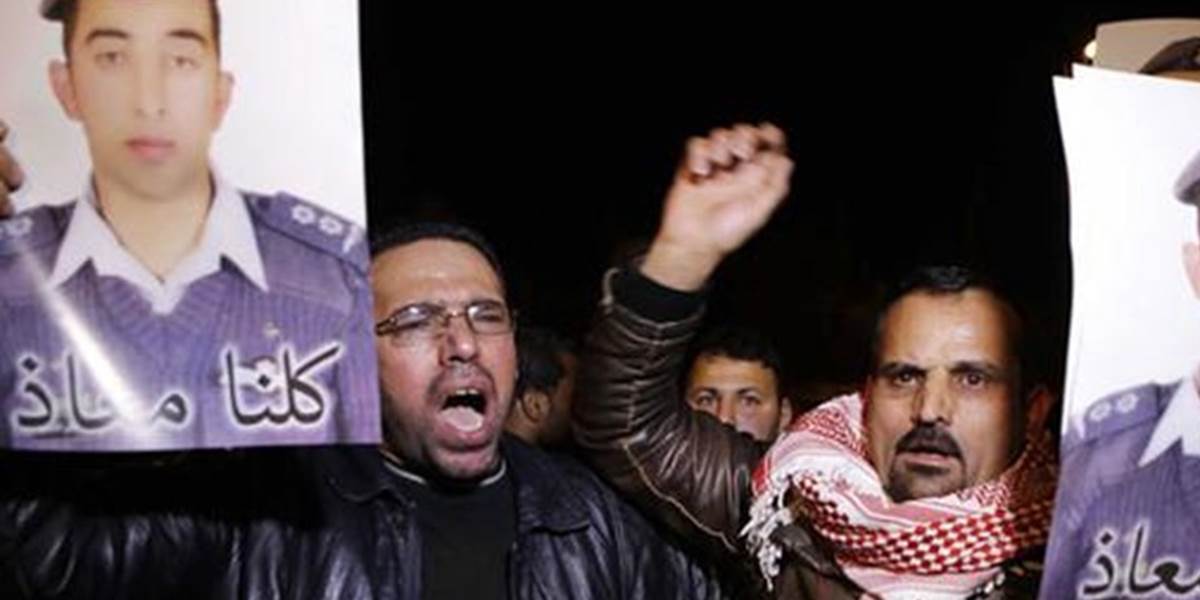 Jordánci vyšli masovo do ulíc, odsúdili zavraždenie pilota Islamským štátom