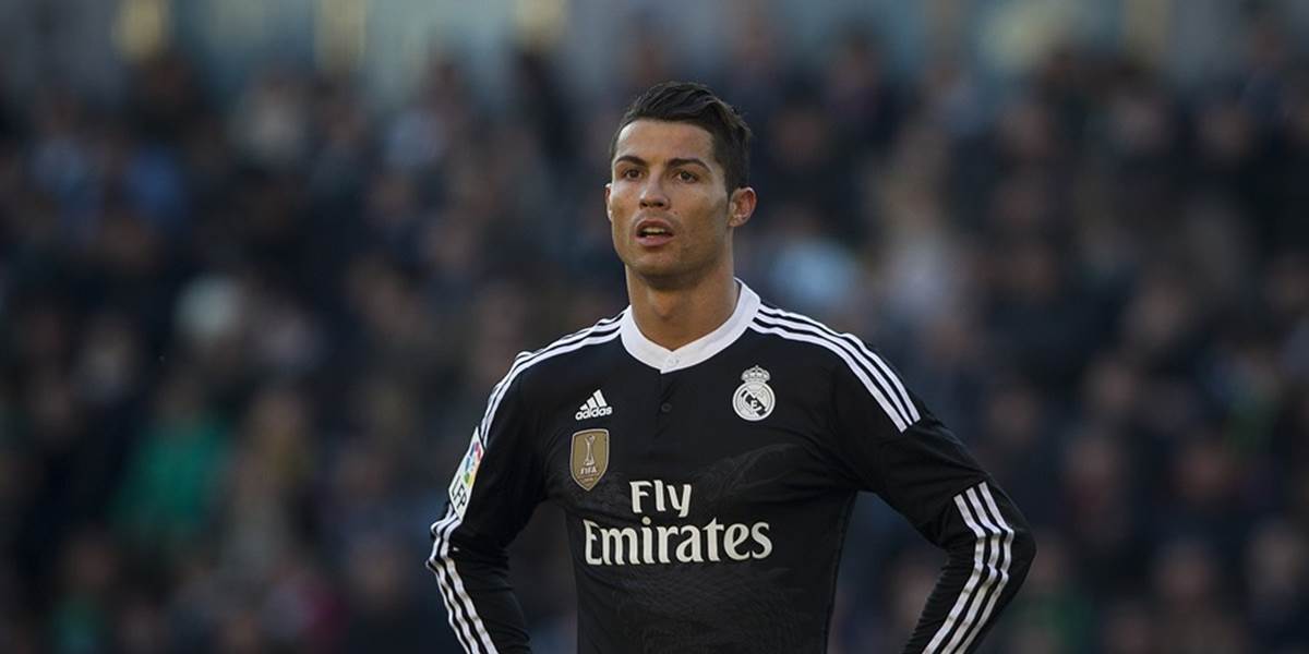 Cristiano Ronaldo urazil novinára