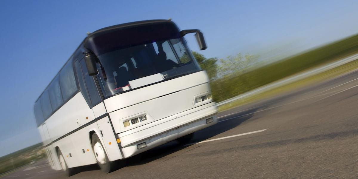Udeľovanie autobusových licencií na diaľkové spoje sa neupraví