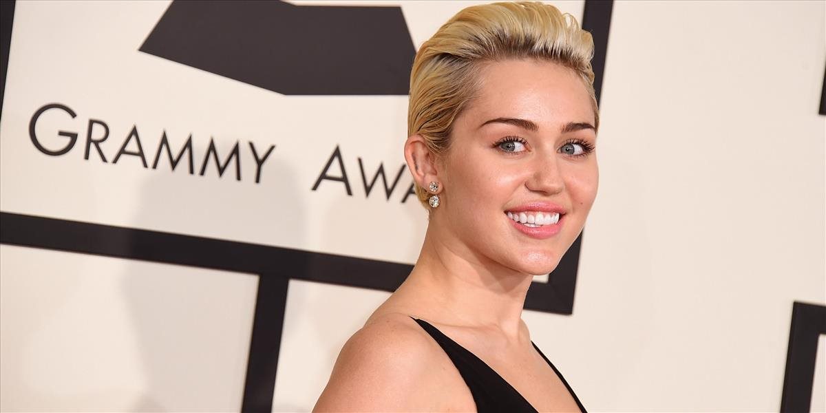 Pornofestival uvedie film Miley Cyrus: Tongue Tied