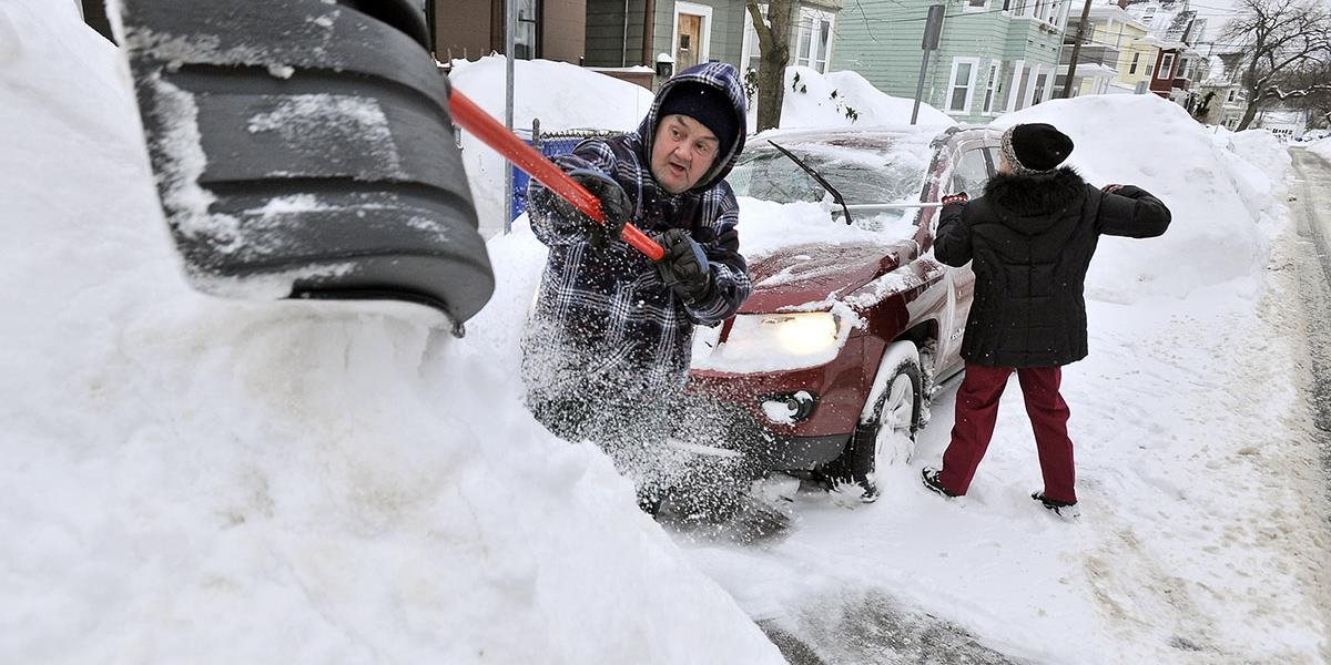 Boston opäť zavalil sneh, školy a úrady sú zatvorené