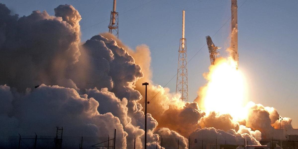 Raketa Falcon 9 firmy SpaceX odštartovala na tretí pokus