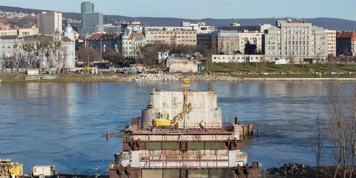 Na Dunaji presmerujú dopravu, začne sa stavať nový pilier mosta
