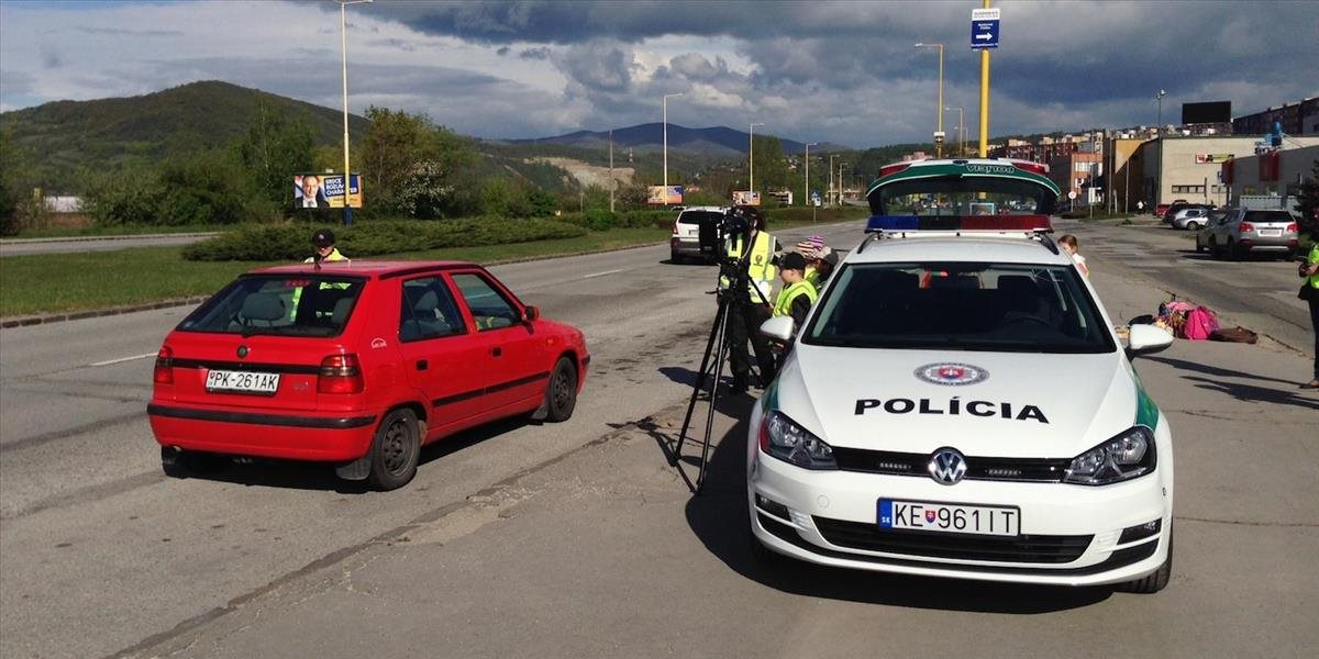 Polícia odhalila na D1 počas troch hodín 13 automobilov bez diaľničných známok