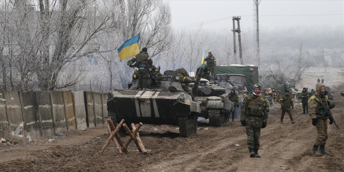 Ukrajina je pripravená stiahnuť delostrelectvo, prvý krok požaduje od povstalcov