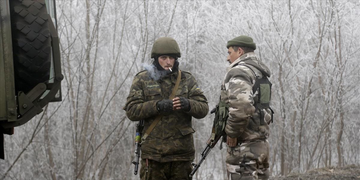 Počas prímeria na východe Ukrajiny prišli o život štyria vládni vojaci