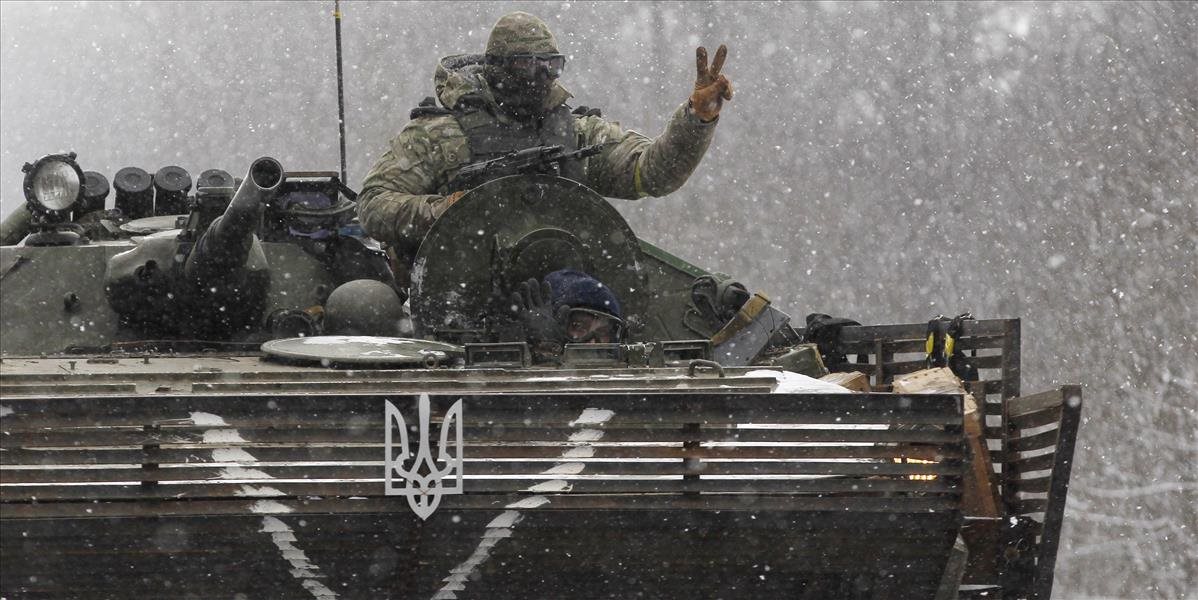 Separatisti tvrdia, že dobyli Debaľceve, ukrajinská armáda to popiera