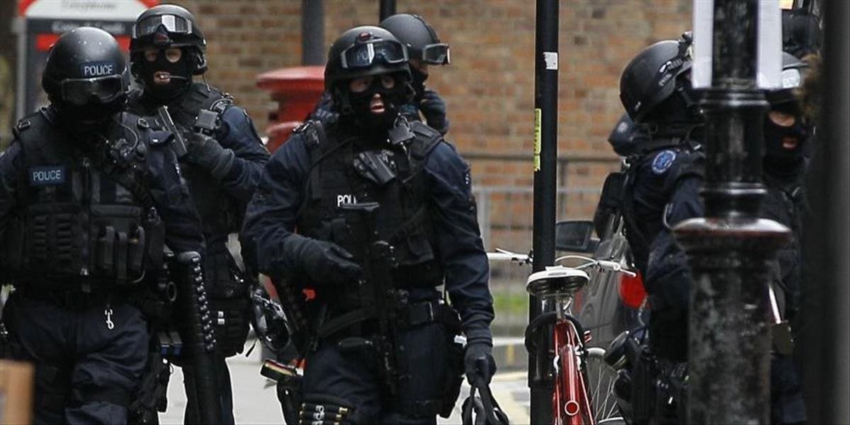 Protiteroristická polícia zatkla pri Manchesteri dvoch tínedžerov