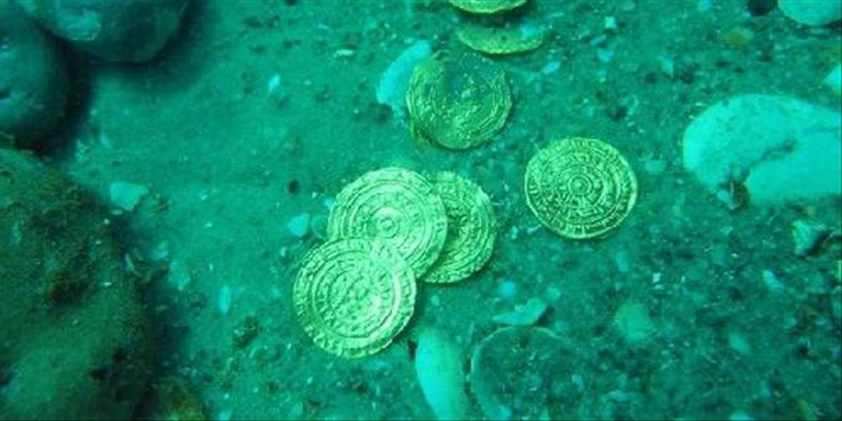 Vzácny nález v Izraeli: Na dne mora sa našlo 2000 mincí z obdobia vlády Fátimovcov