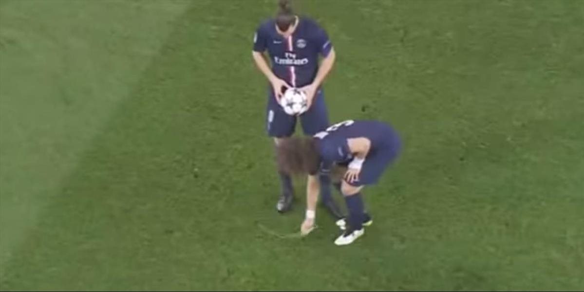 VIDEO David Luiz ignoroval rozhodcu a zmazal miznúci sprej