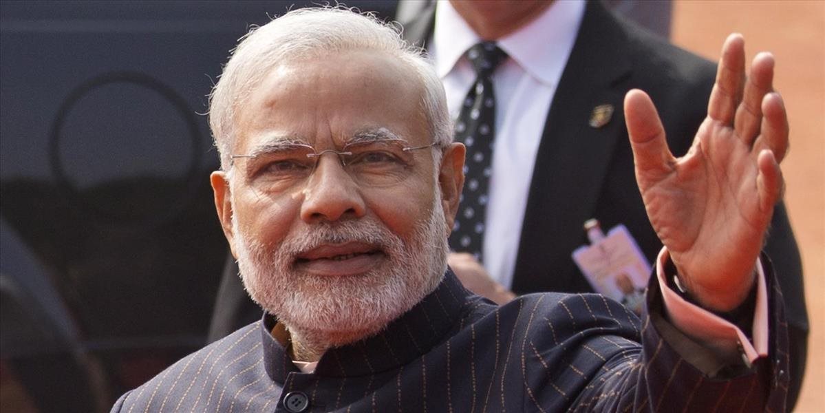 Indický podnikateľ ponúkol 12 miliónov rupií za premiérov oblek