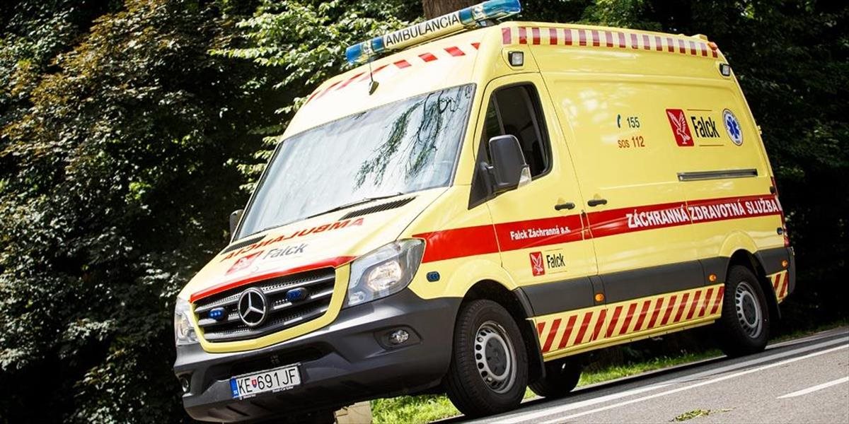 Ambulancie Falck menia farbu karosérie: Na cestách jazdí päť nových žltých sanitiek
