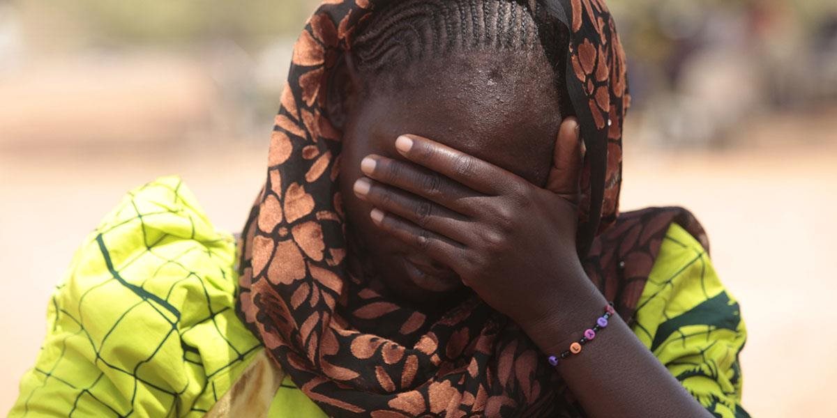 Neznáme lietadlo zhodilo bombu na nigérijskú dedinu, zahynulo 30 ľudí