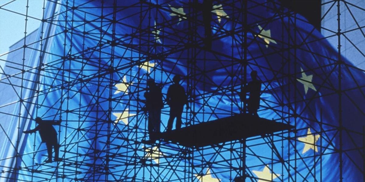 Eurozóna a Grécko sa dohodli na predĺžení pomoci o štyri mesiace