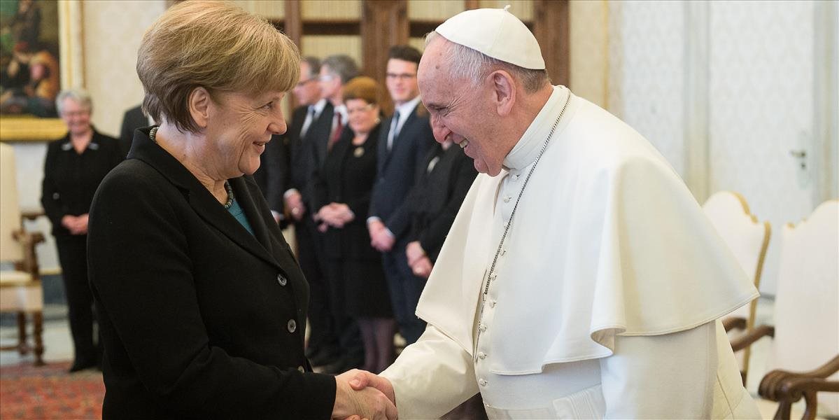 Pápež a Merkelová hovorili o Ukrajine a boji proti chudobe