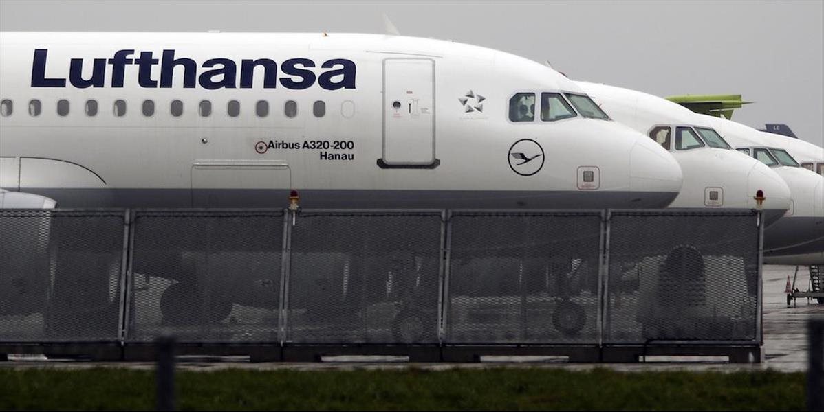 Lufthansa vykázala stratu 732 miliónov eur, škrtá dividendy