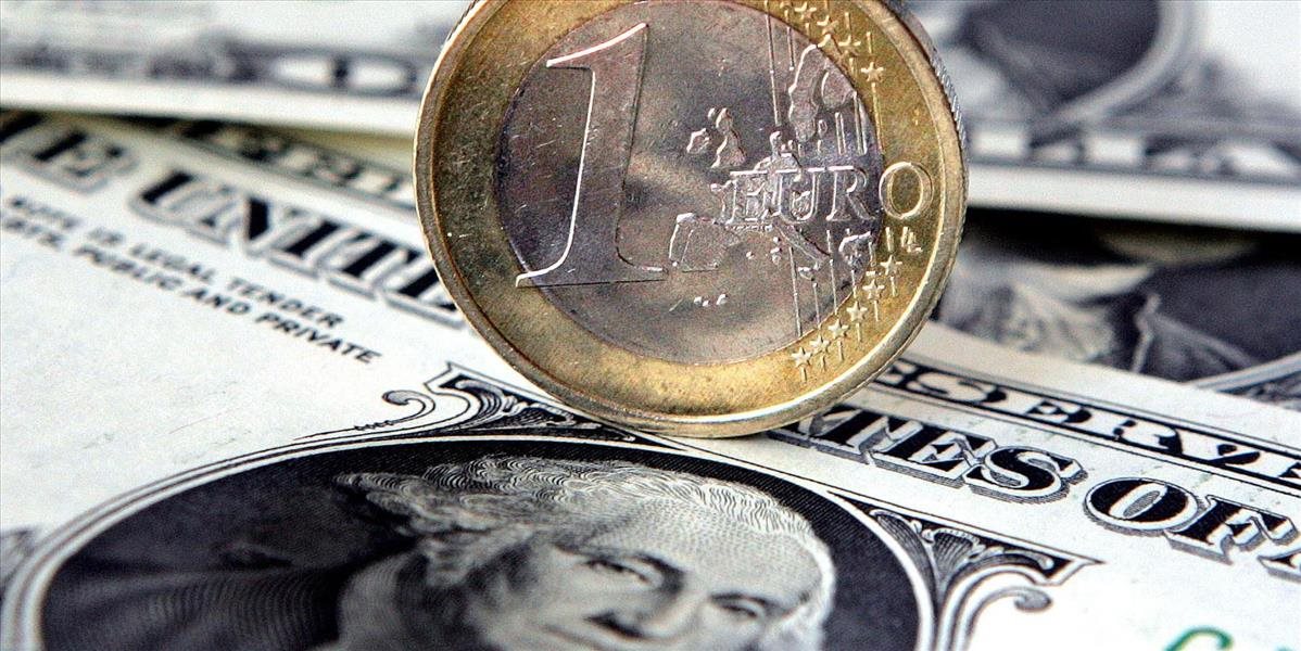 Kurz eura stagnuje na úrovni 1,1376 USD/EUR