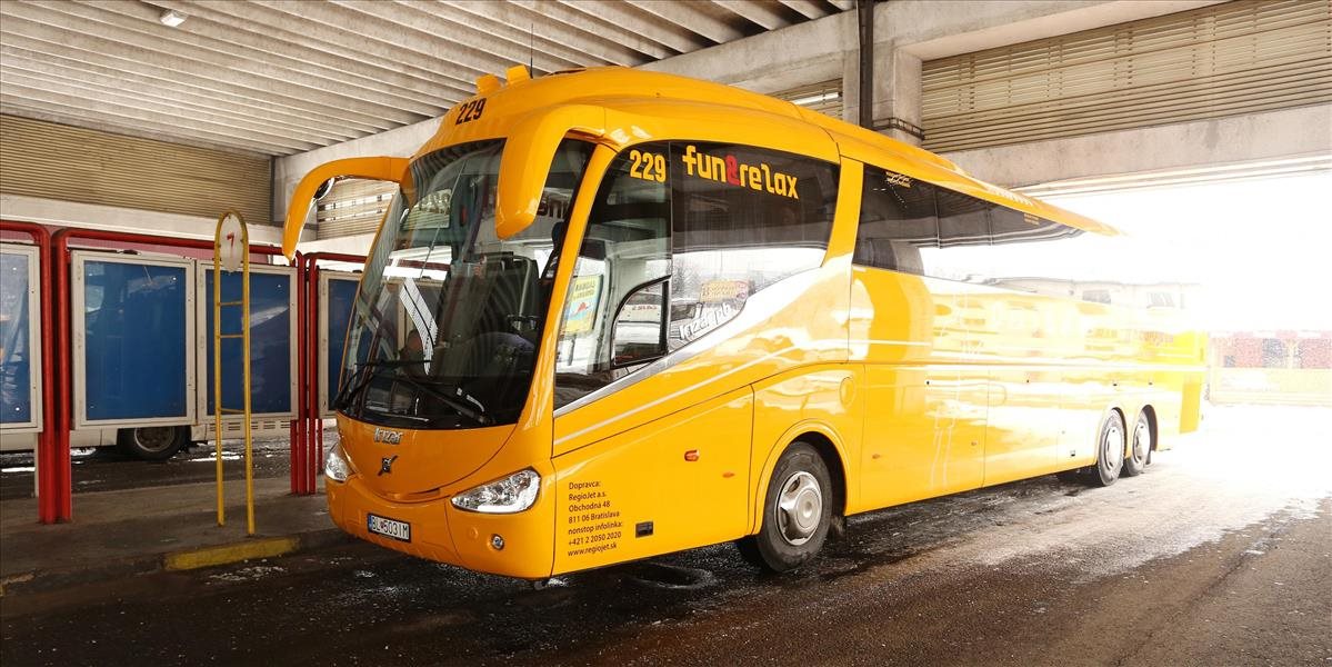 Autobusy firmy RegioJet idú na východ, aj napriek tomu, že im nedali licenciu