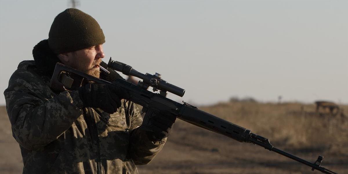 Ukrajinská armáda podmieňuje odsun ťažkej techniky zastavením paľby protivníka