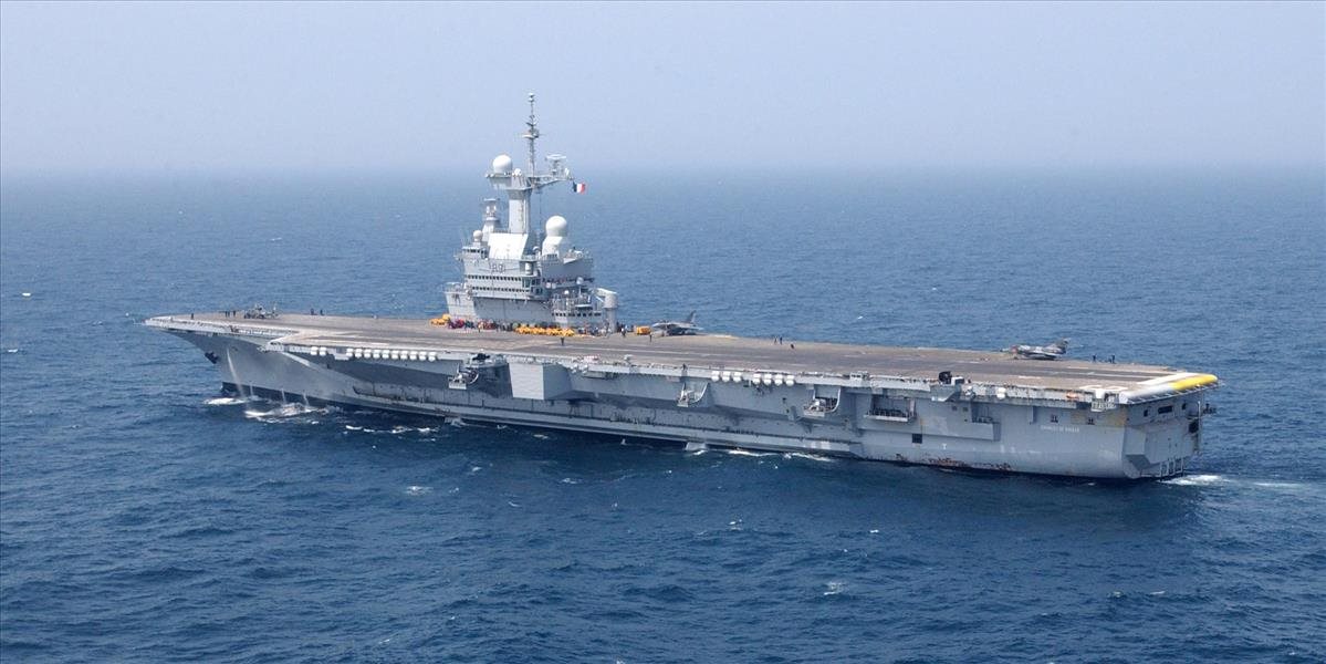Lietadlová loď sa pripojila k misii proti IŠ v Iraku