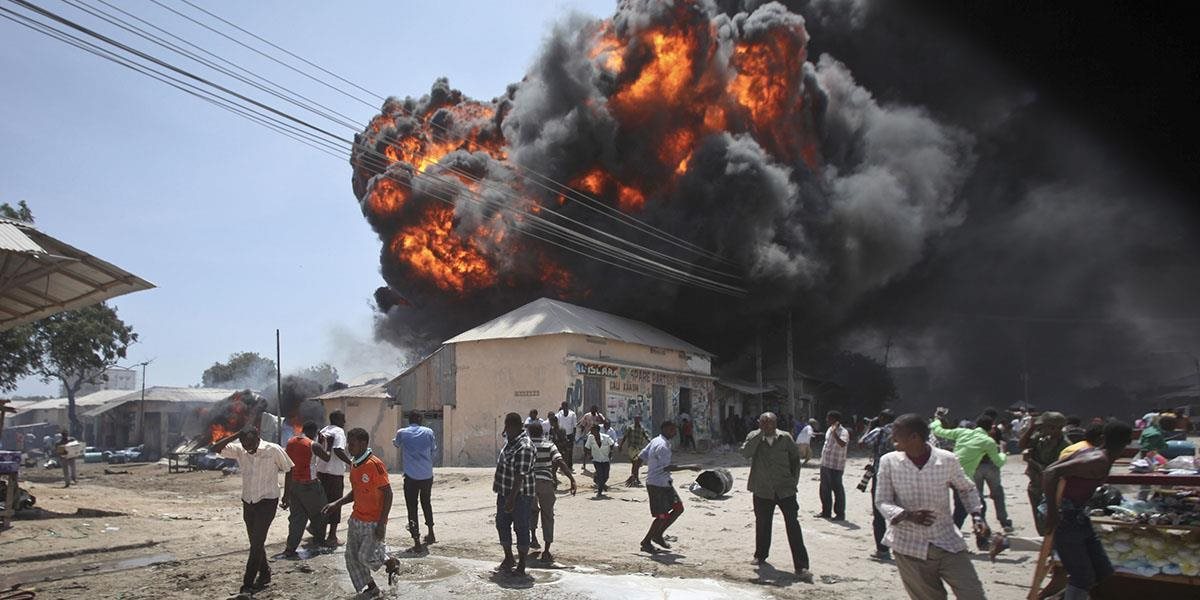 Najmenej 22 obetí si vyžiadal výbuch bomby na autobusovej stanici v Nigérii