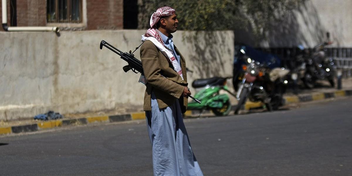 Neznámi ozbrojenci uniesli v Jemene Francúzku a jej šoféra