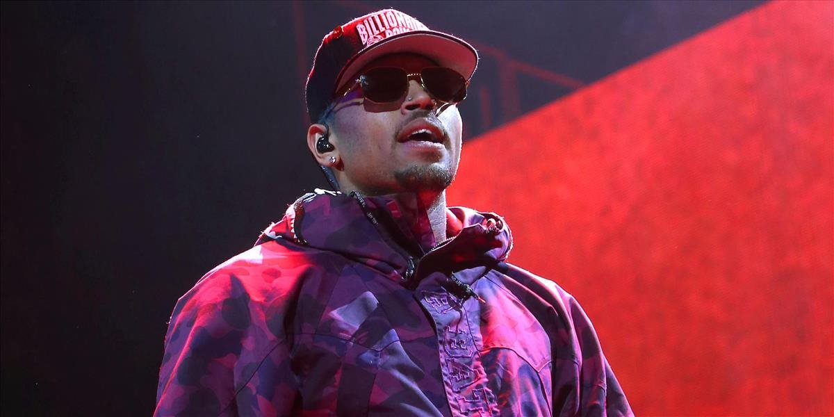 Chris Brown musel zrušiť koncerty v Kanade, neumožnili mu vstup