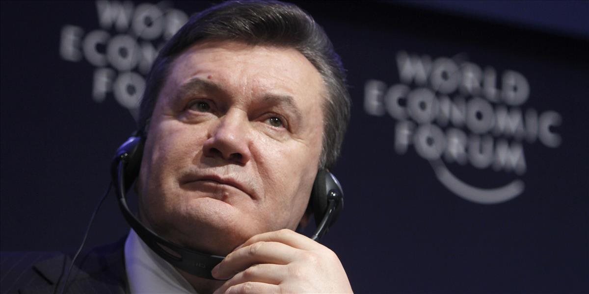 Janukovyč avizoval svoj návrat: Vláde v Kyjeve vojna na východe vyhovuje