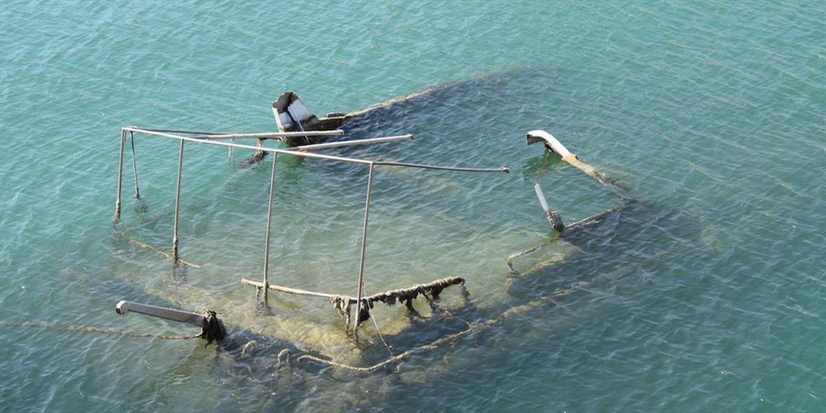 V Atlantiku sa potopila rybárska loď, piati námorníci sú nezvestní