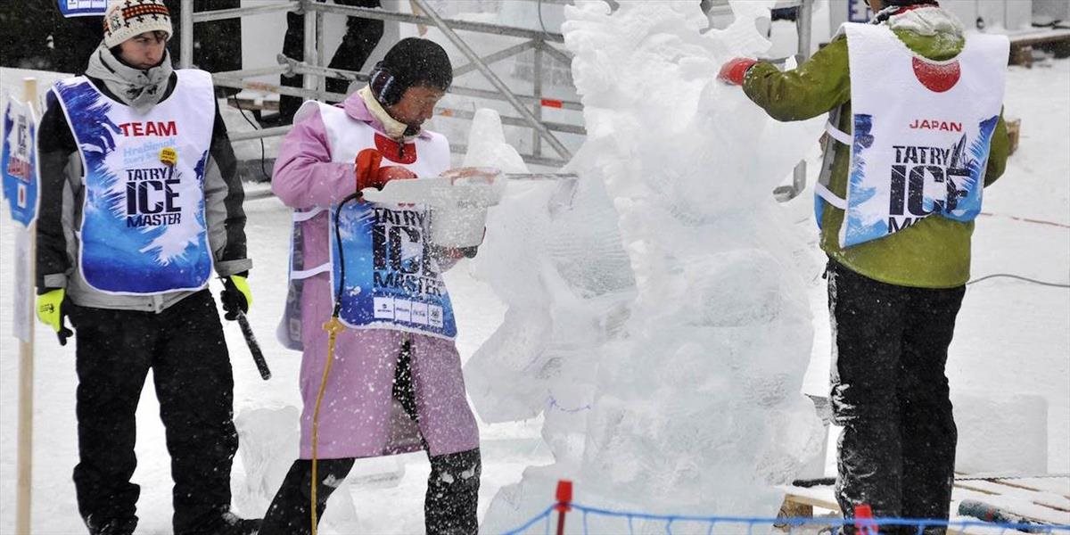 TATRY: Ľadové sochy na Hrebienku poznačilo oteplenie, svahy sú však plné snehu