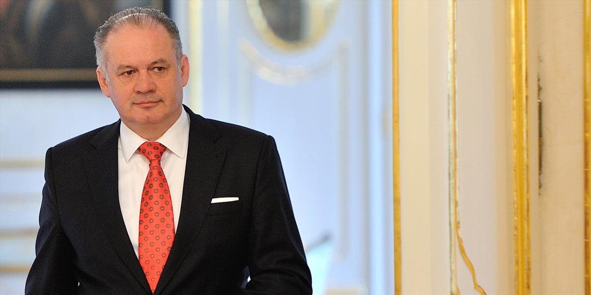 Prezident rozdelil rodinám v sociálnej núdzi ďalší svoj plat