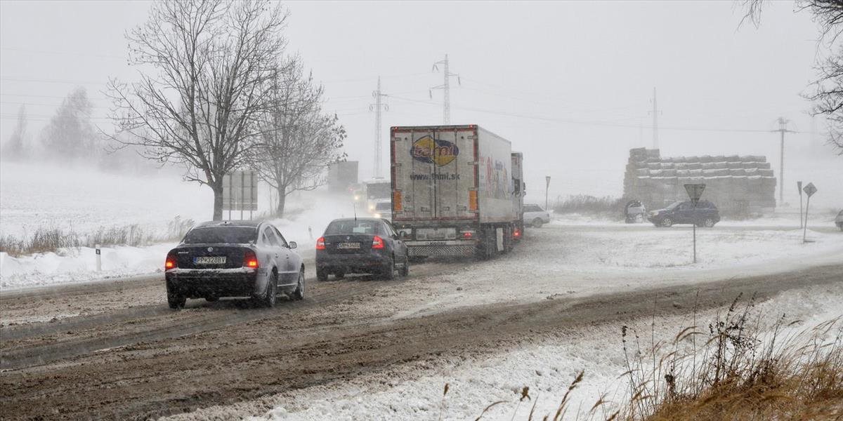 Na niektorých cestách Žilinského kraja sa nachádza kašovitý sneh