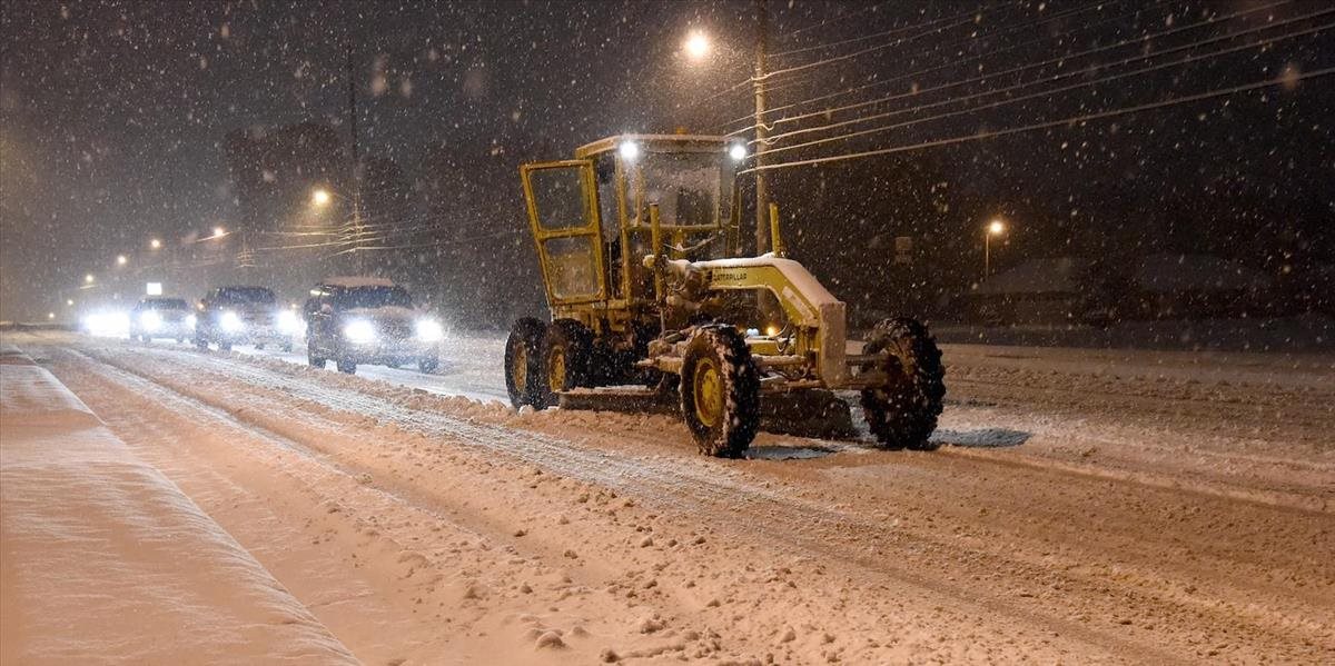 Severnú Karolínu zasiahla snehová víchrica, 220-tisíc ľudí zostalo bez elektriny