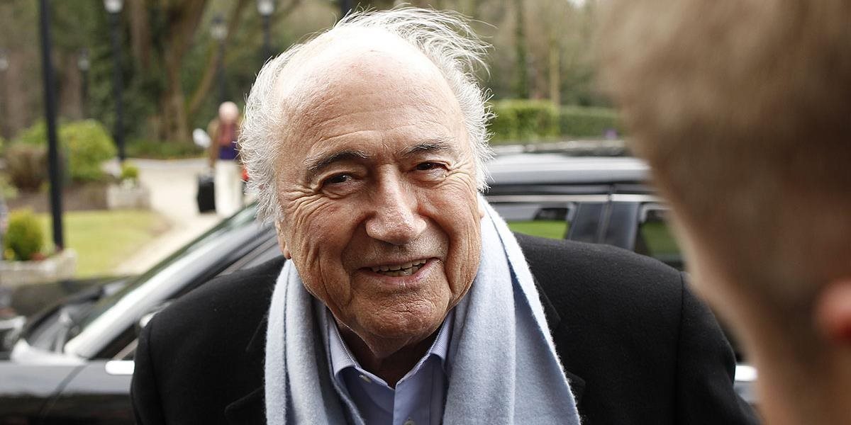 Blatter chce finále MS 2022 najneskôr 18. decembra