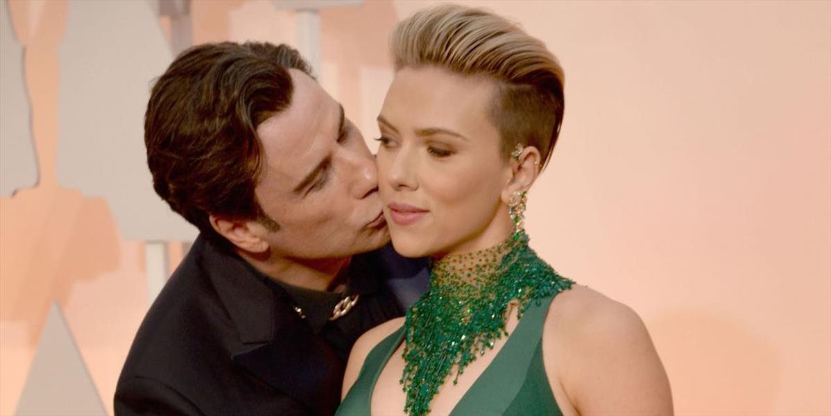 Scarlett Johansson reagovala na fotografiu s Johnom Travoltom