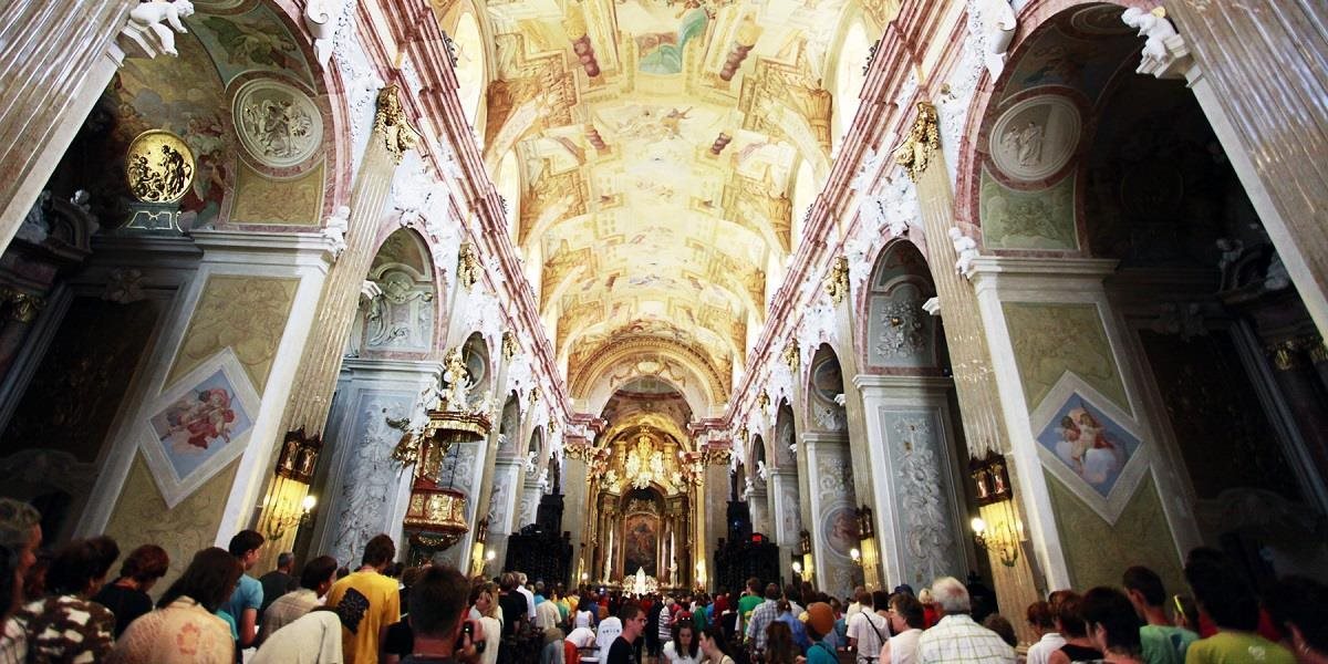 V Gréckokatolíckej cirkvi je dnes zádušná sobota venovaná modlitbám za zosnulých