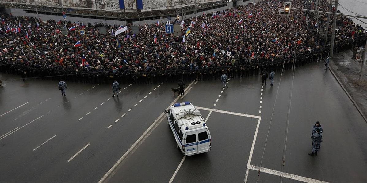Na smútočnom pochode za Nemcova zadržali ukrajinského politika