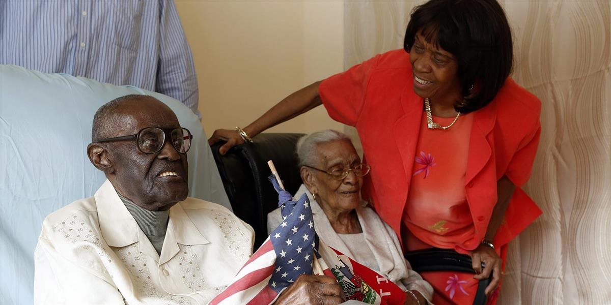 V New Yorku oslavoval narodeniny pár, ktorý je zosobášený už 82 rokov