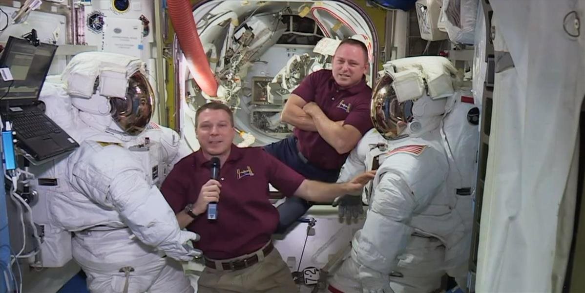 Astronauti z ISS zavŕšili sériu troch výstupov do vesmíru