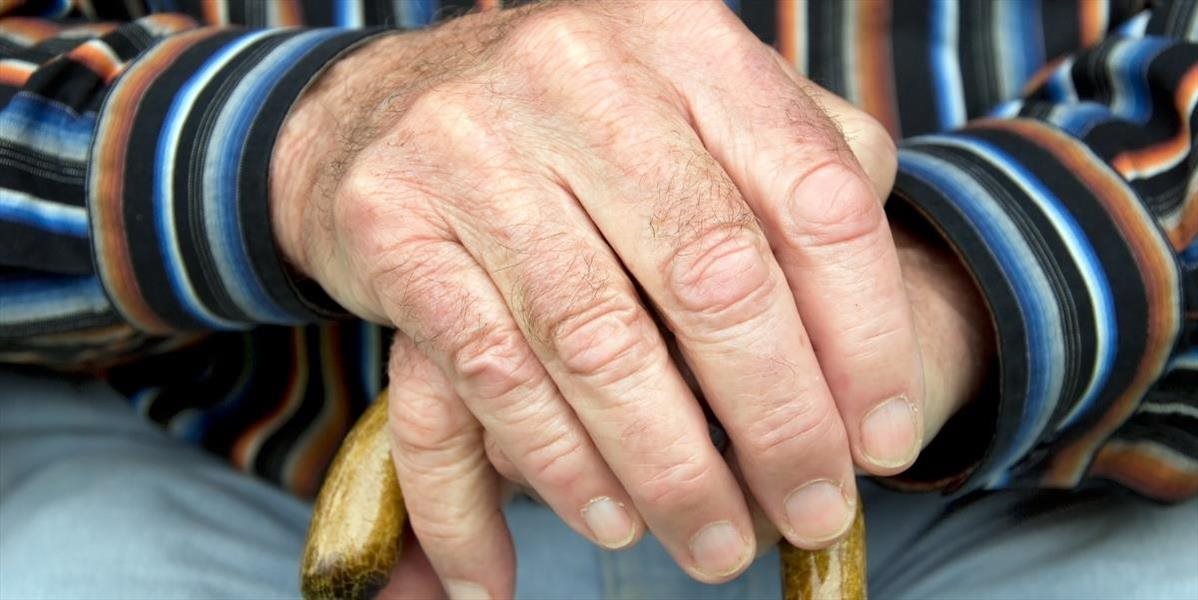 Na starobné dôchodky išlo vlani o 331 miliónov viac