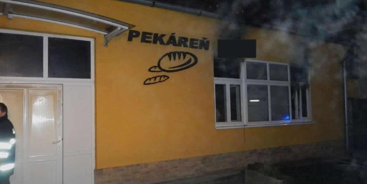 FOTO Jedna z dvoch pekární v Trstíne vyhorela, niekto ju podpálil