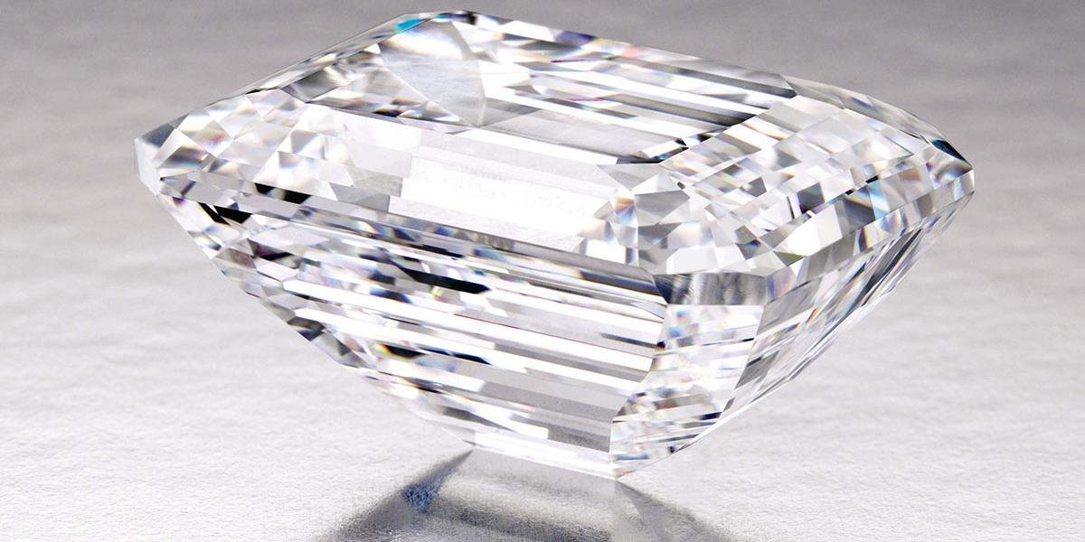 Slabá česká koruna roztočila biznis s diamantmi