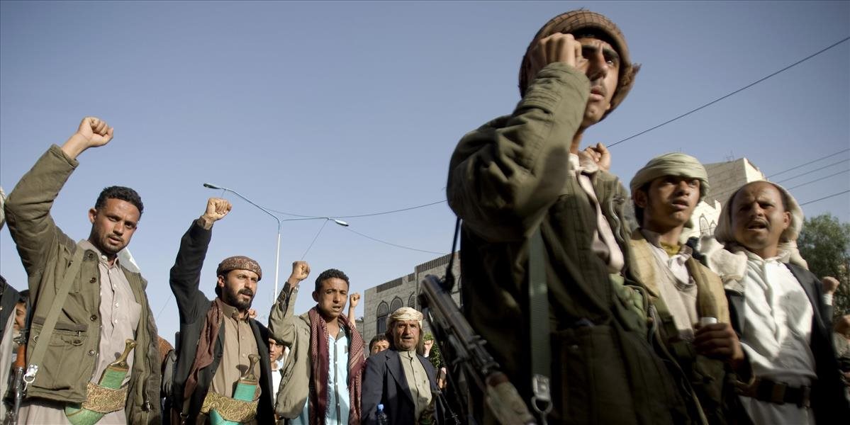 Pri sérii útokov al-Káidy v Jemene zahynulo najmenej 27 húsíov