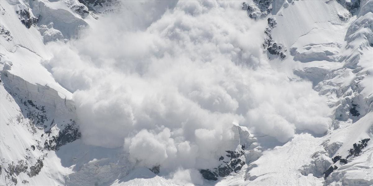 V Rakúsku pretrváva značné lavínové nebezpečenstvo, v Tirolsku zahynula Austrálčanka