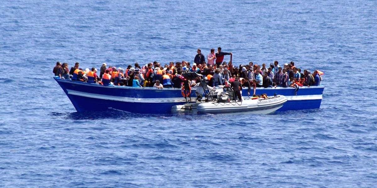 Pri nehode v Stredozemnom mori zahynulo desať ilegálnych migrantov smerujúciich do Talianska