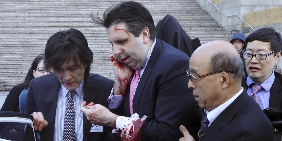 Amerického veľvyslanca napadol v Soule muž s nožom: Skončil s 80 stehmi na tvári!