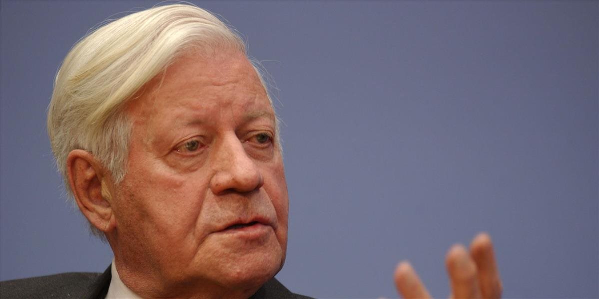 Exkancelár Helmut Schmidt sa v knihe priznal, že podvádzal manželku