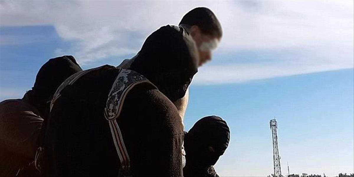 FOTO Poprava Islamského štátu: Muža zhodili z budovy za to, že bol gay